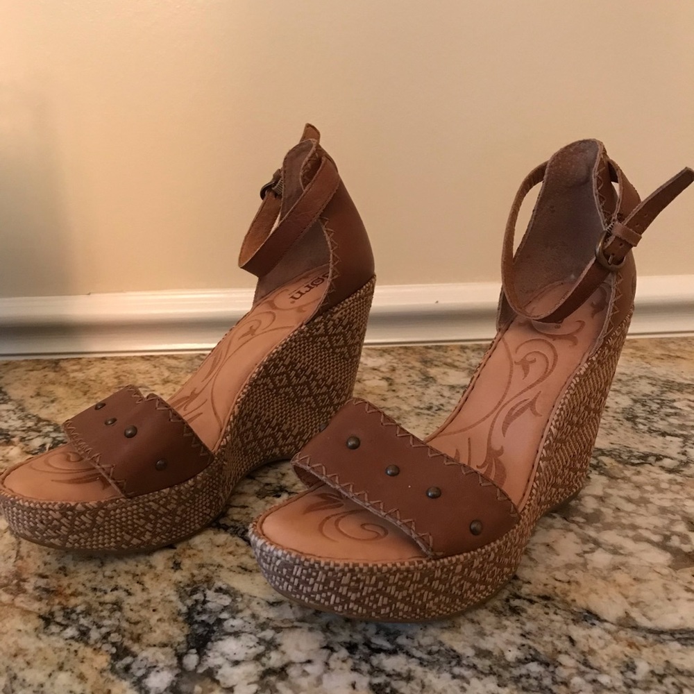 Very nice size 9 wedges